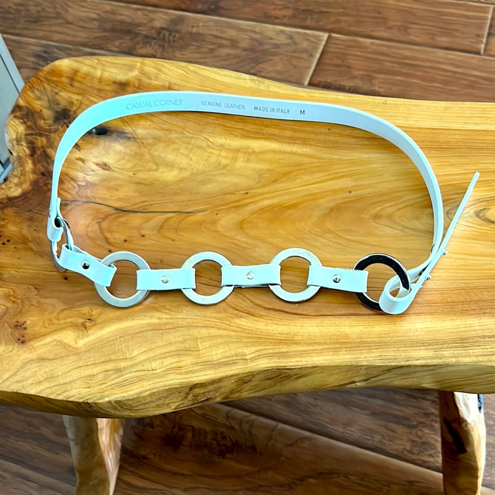 White women’s medium Casual Corner Belt